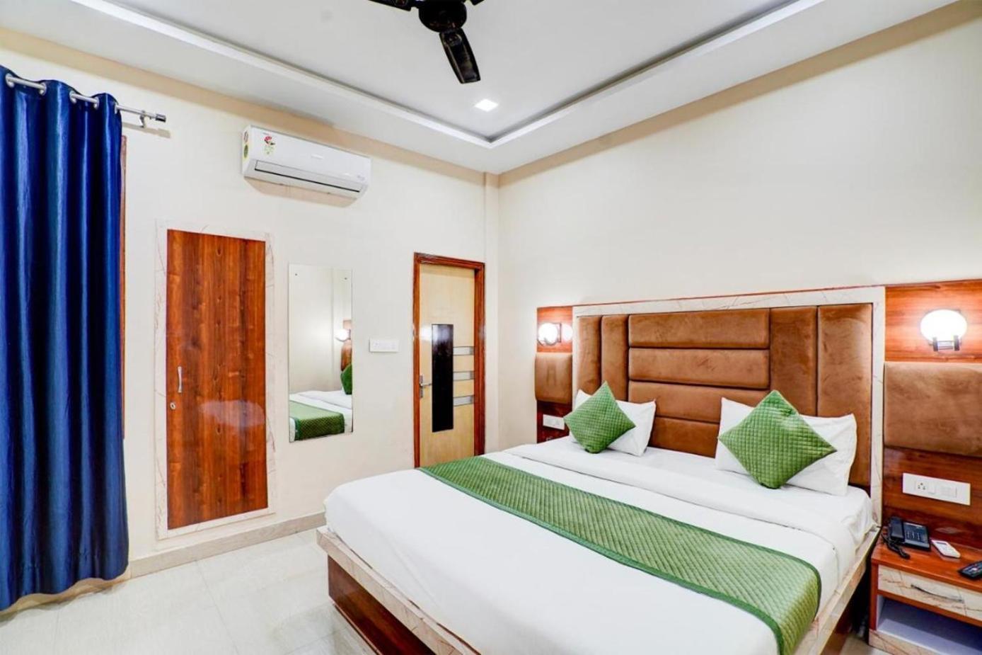 The Five Dimension Apartment Agra  Exterior photo