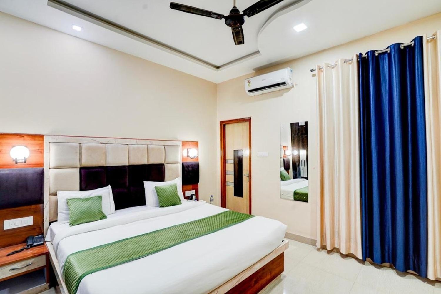 The Five Dimension Apartment Agra  Exterior photo